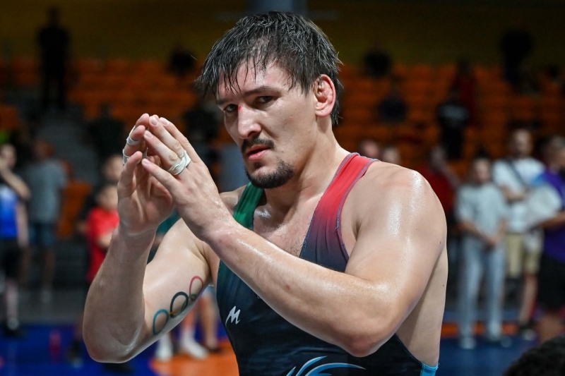 Даниел Александров със скъсани връзки след Световното по борба: Ще платя сам операцията си