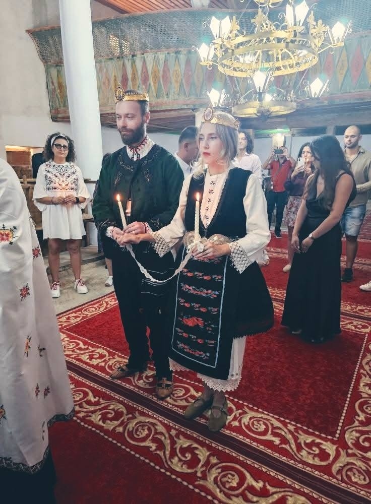 Любов и чудо в Голешово: храмът отново оживя с венчавка след десетилетия