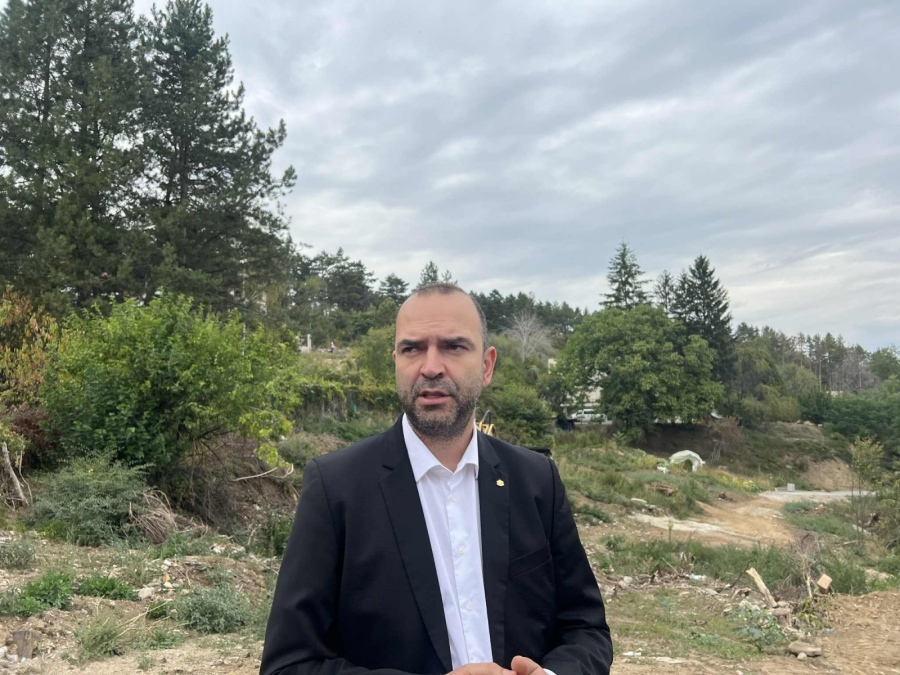 „Хисарлъка“ става по-достъпен: Кметът Атанасов направи първа копка на нов паркинг