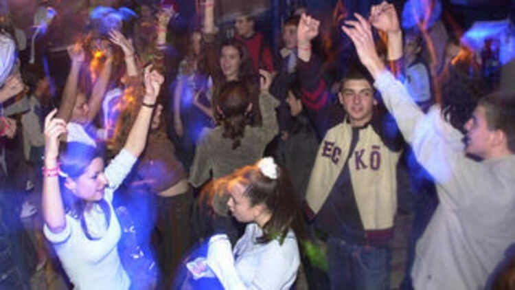 Община Гоце Делчев стартира проверки за спазване на вечерния час от непълнолетни