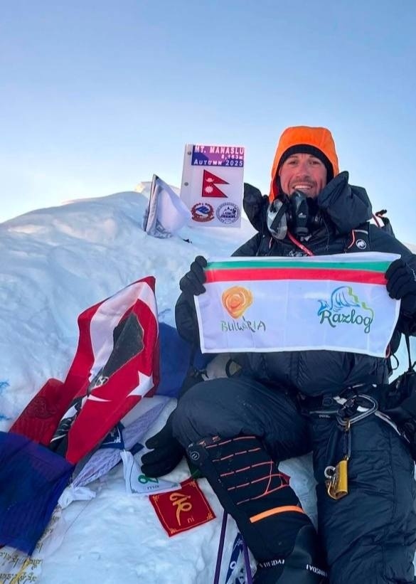 Разлог ликува! Георги Колевичин покори осмия най-висок връх в света Манаслу и развя българския флаг