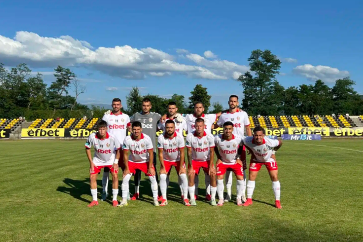 Нулево равенство отлепи Беласица от дъното