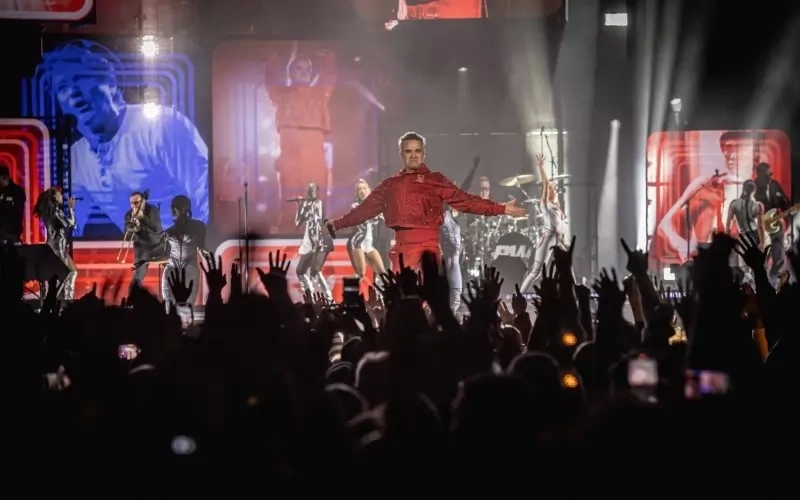 Инспекторите от ДАИ използвали Google преводач, за да рекетират екипа на Роби Уилямс