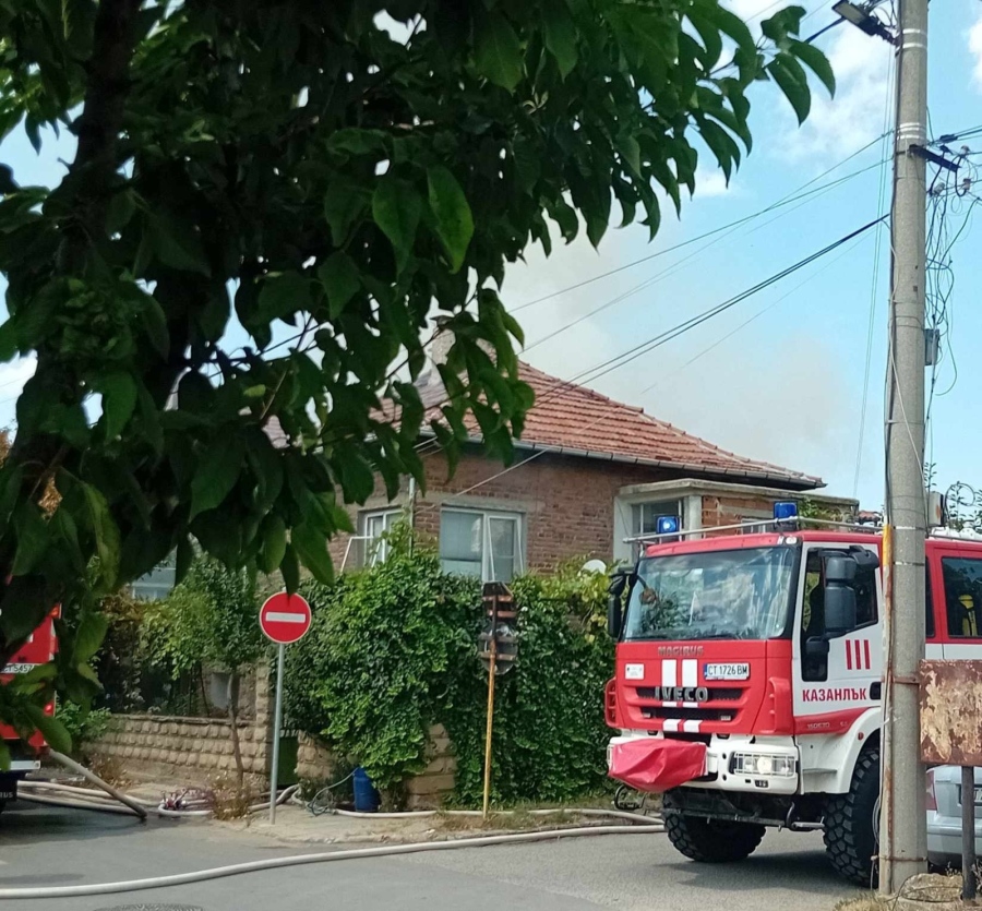 74-годишна жена пострада при пожар в пернишкото село Дивотино, забравила храна на печката