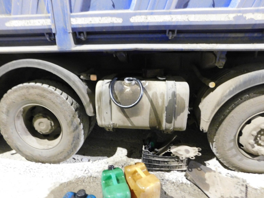  Изправят на съд най-малкия от триото непълнолетни, опитали  да източат литри  дизелово гориво в Перник