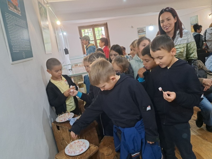 Разлог се наслаждава на захарна изложба