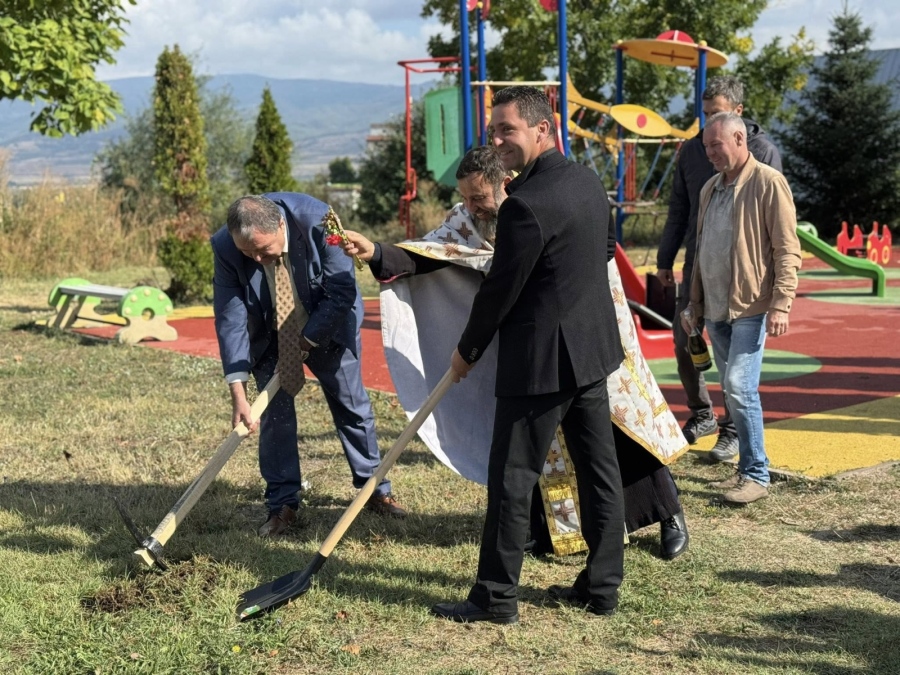 С първа копка в Сапарева баня бе даден старт на изграждането на водопровод и резервоар за минерална вода