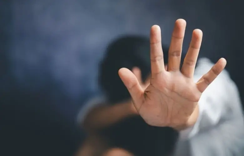 Арестуваха мъж от Перник, пребил 15-годишния си син