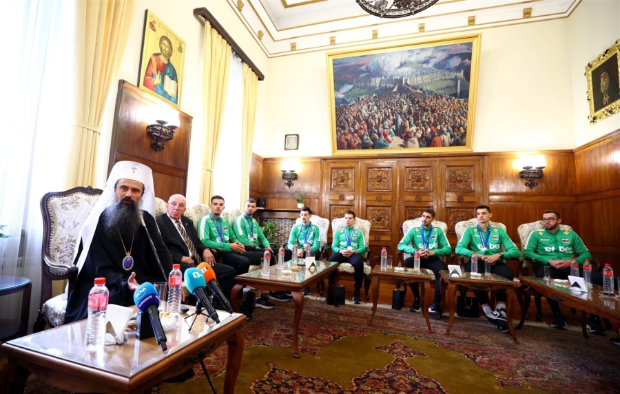 След президент и парламент: Патриархът също прие вторите в света