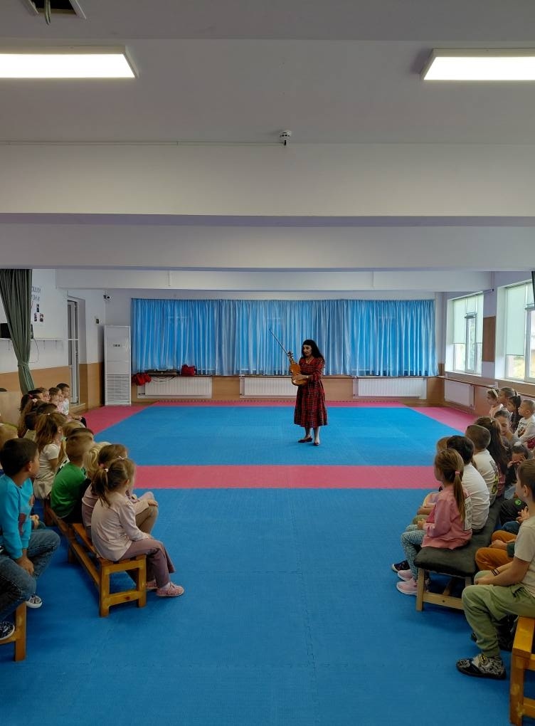 Международен ден на музиката: Децата от „Калина“ в Дупница се потопиха в магията на звуците