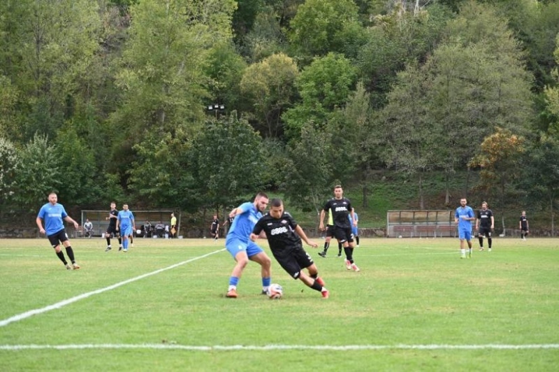 Септември Симитли разгроми Левски Крупник и продължава за Аматьорската купа