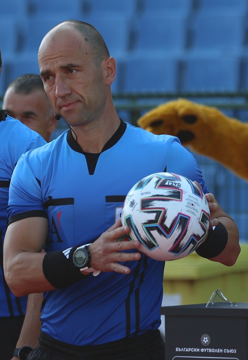 Вихрен посреща Марек със съдийството на Валентин Железов