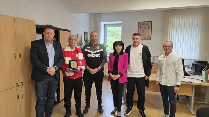 Признателност! Легендата на „Беласица” Никола Шаламанов получи почетен плакет от община Петрич