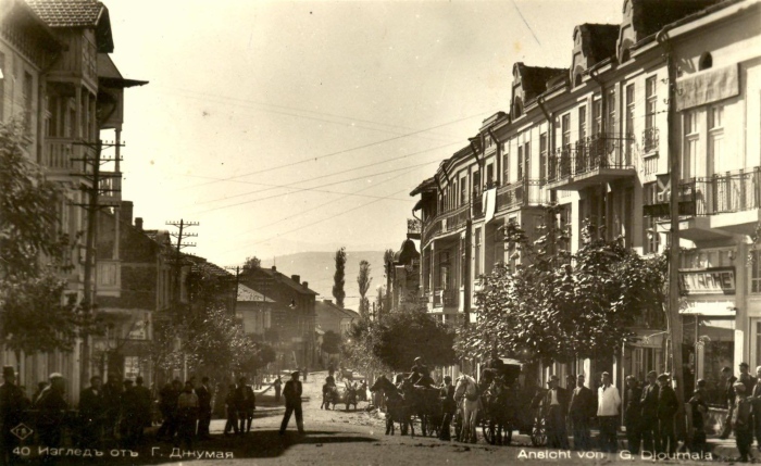 С бяло сладко и ракия посрещат на „Улица някога в Горна Джумая“