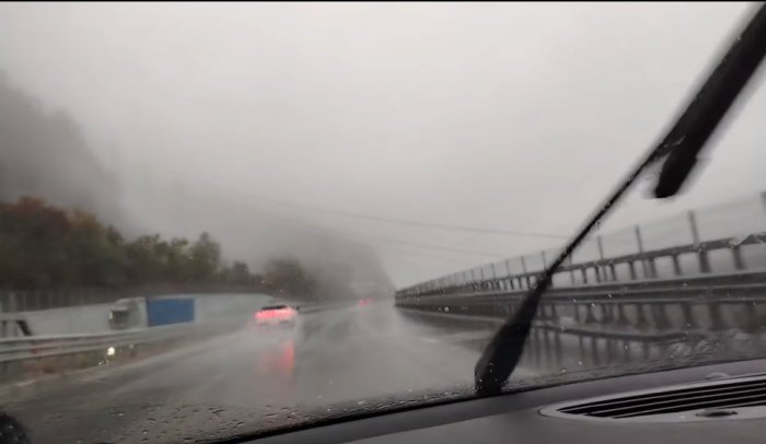  Опасно време връхлетя Югозапада, има риск от наводнения и горолом в Благоевградско