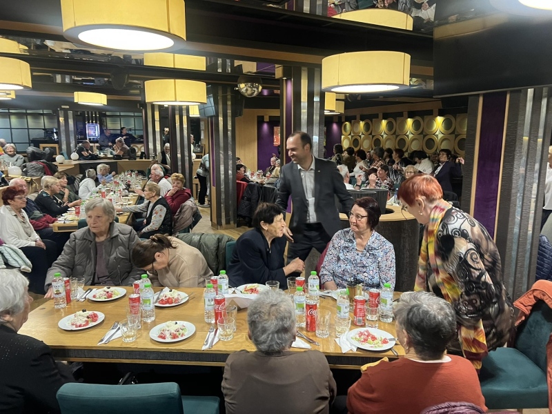 Кюстендил уважи възрастните хора с празнична трапеза