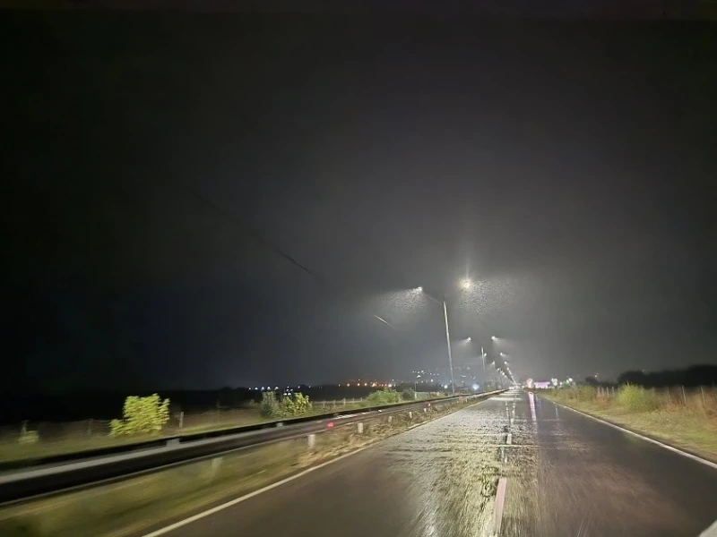 След 40 години мрак: Пуснаха в експлоатация осветлението в отсечката между село Ябълково и град Кюстендил