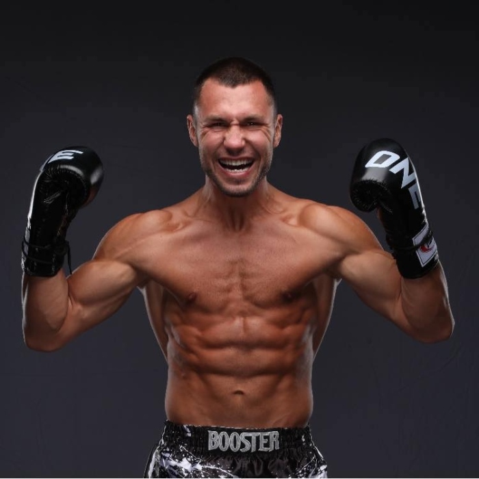 Петрич ликува ! Богдан Шуваров  записа победа с нокаут в първия рунд 