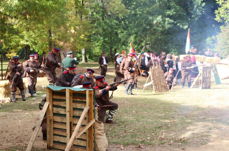 Памет и признателност! Историческа възстановка, панихида и венци за 113 г. от освобождението на Горна Джумая