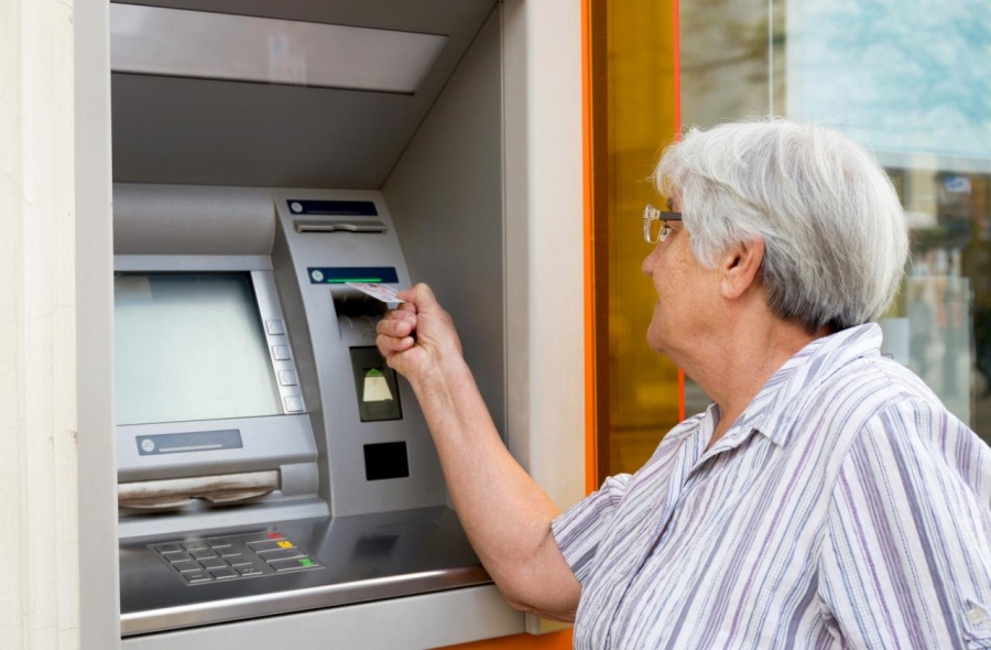 Пенсиите в Перник и Бургас догонват тези в София