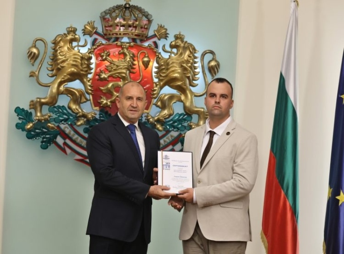 Гордост в Благоевград! Президентът отличи ЮЗУ студент за дигитален пробив в земеделието