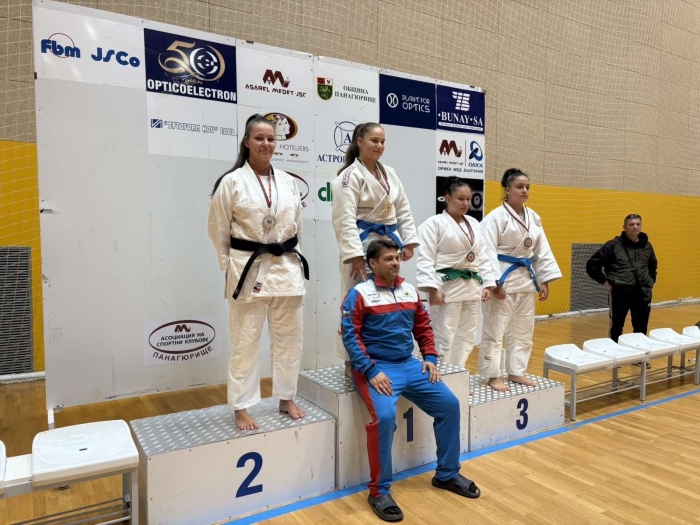 Сребро за Василена Бумбарска от Кюстендил на държавния шампионат по джудо