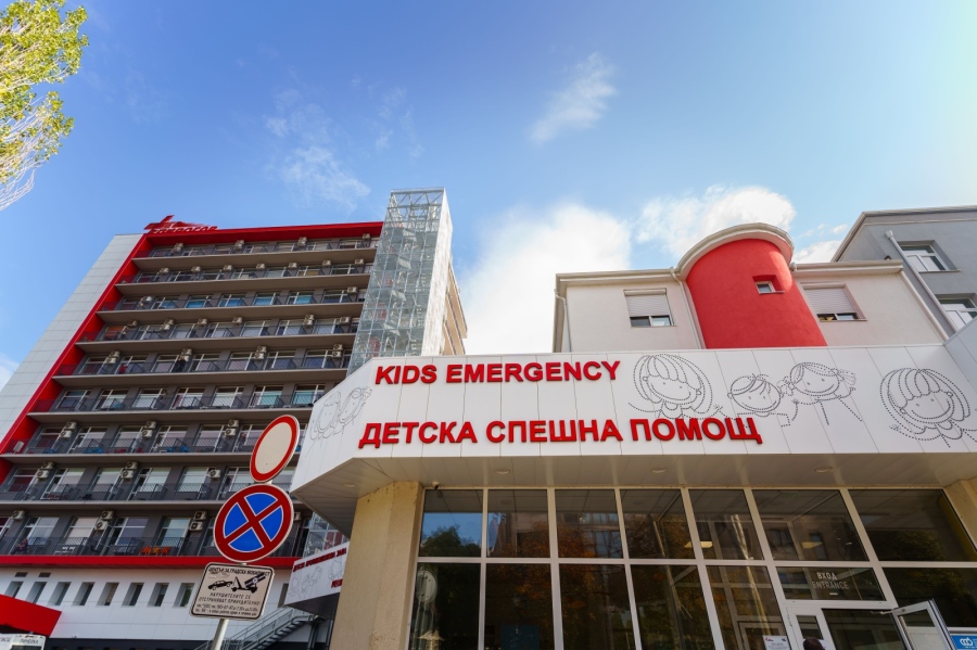 Бебе на 5 дни е в \