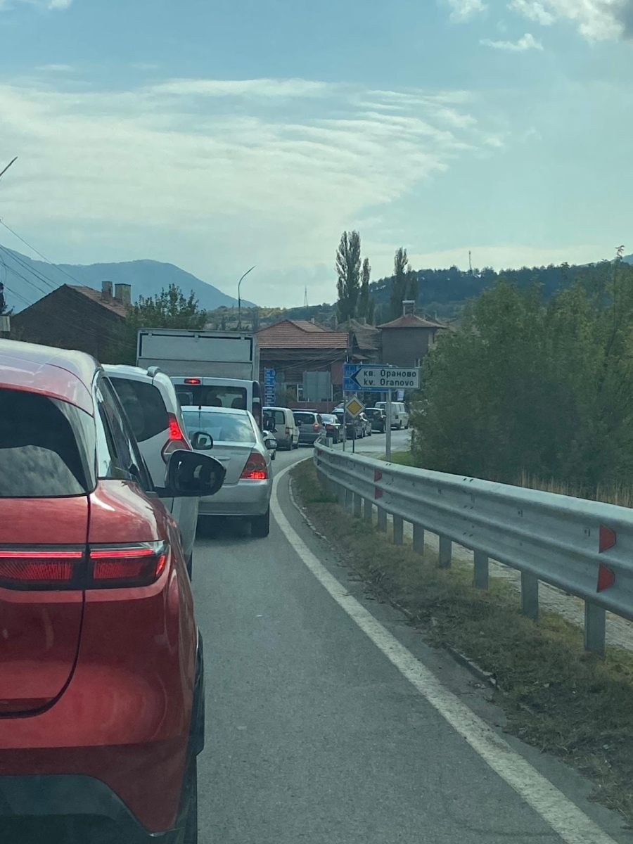 Катастрофа затвори пътя между Симитли и Предела