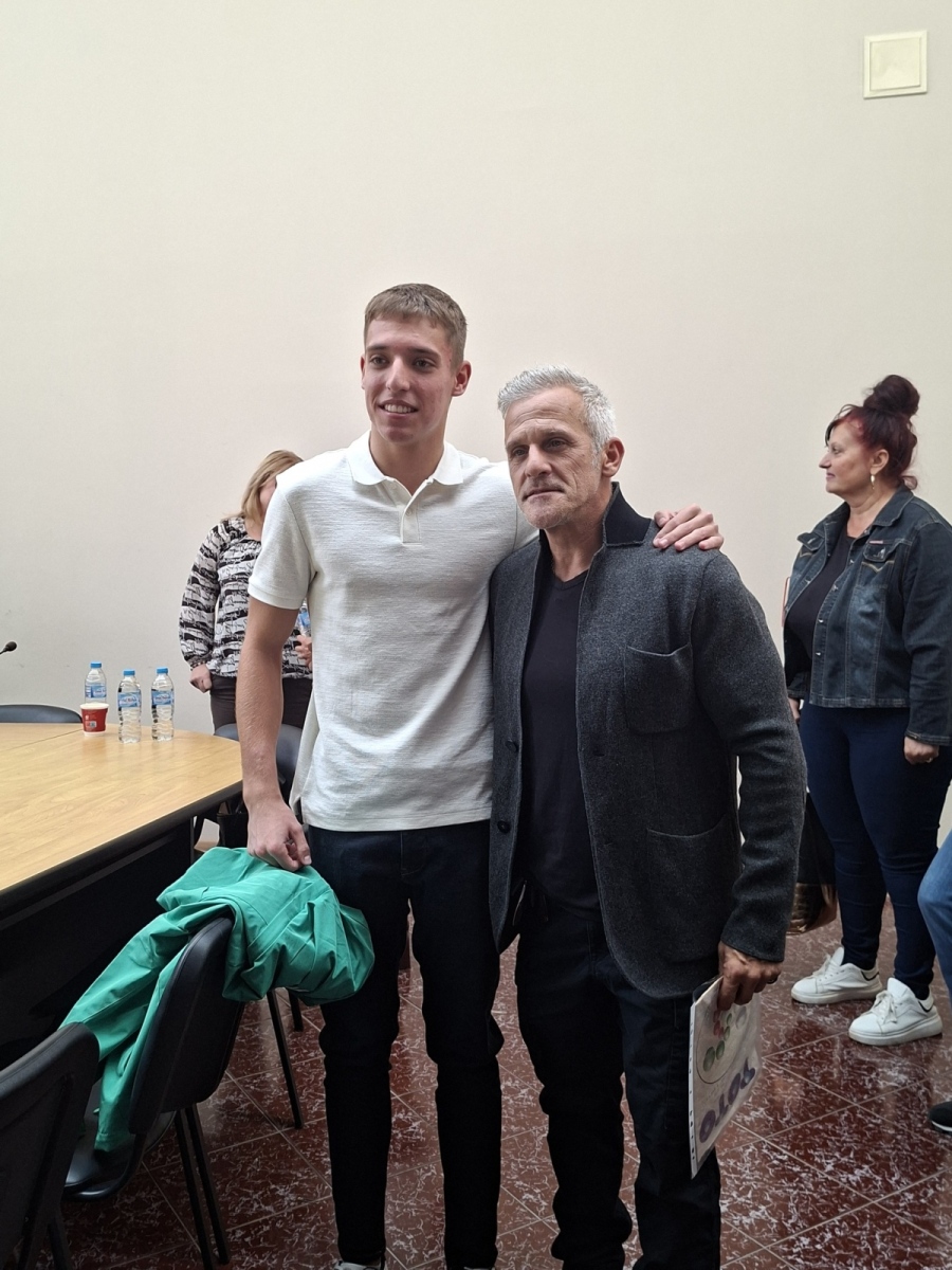 Легендата Йордан Йовчев изнесе уроци по воля и дисциплина в Благоевград