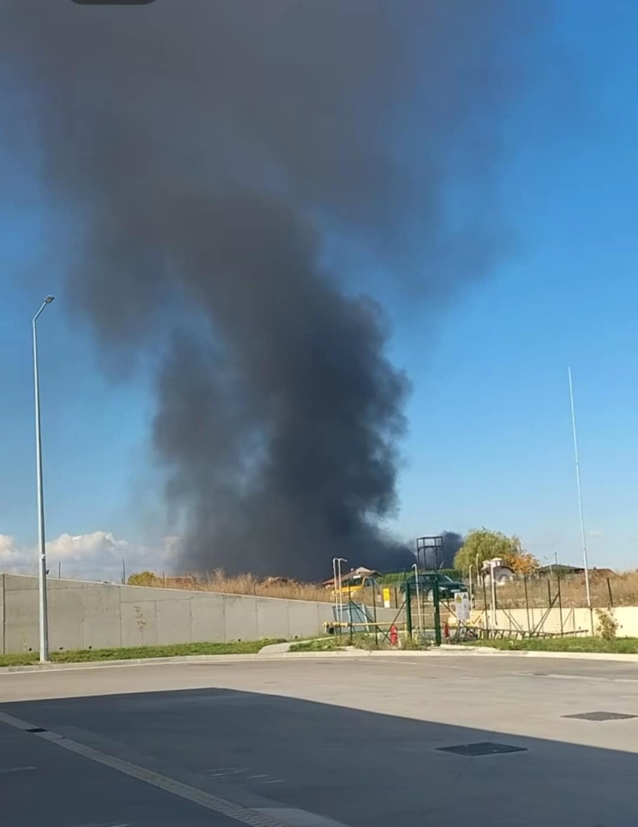 РИОСВ следи въздуха в Перник заради пожара в Стомана