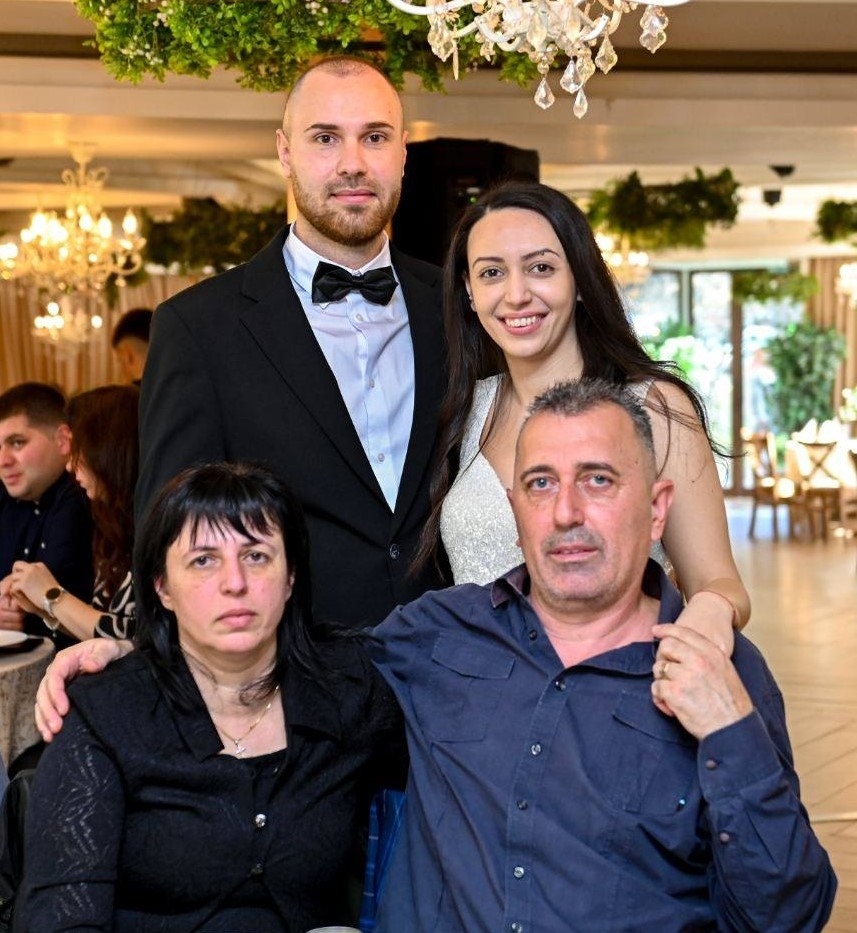 С благотворителен базар и молитва към св. Иван Рилски!  Петрич се бори за живота на двама съграждани