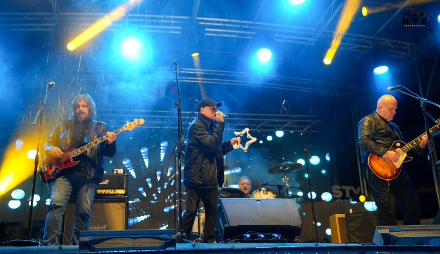 Дупница и Перник пяха под дъжда със Сигнал и Тони Димитрова