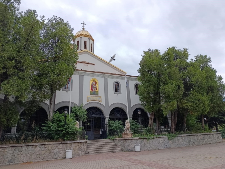 С вяра в изцелението! Молебен в дупнишкия храм „Св. Георги“ дава надежда на болните