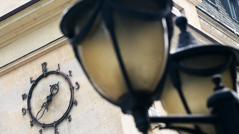 Защо ЕС все още не може да се откаже от смяната на времето