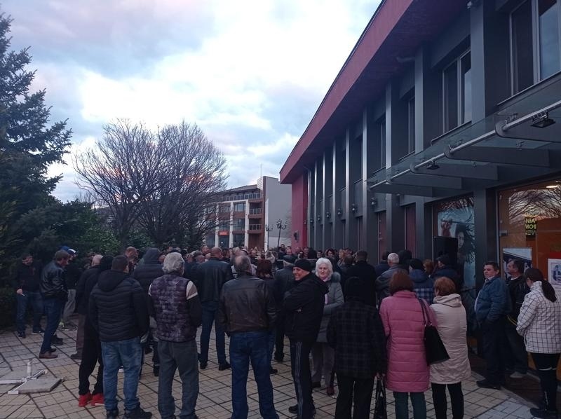 Жители на Сапарева баня излизат на протест! Скачат  срещу приетия на първо четене законопроект на МС за ВиК