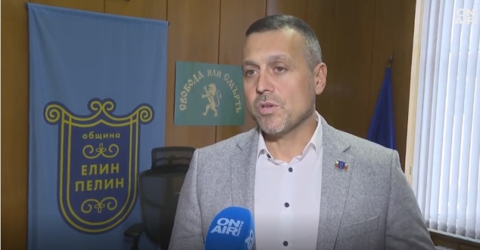 Кметът на Елин Пелин забрани Хелоуин, градът отвръща с масово празненство