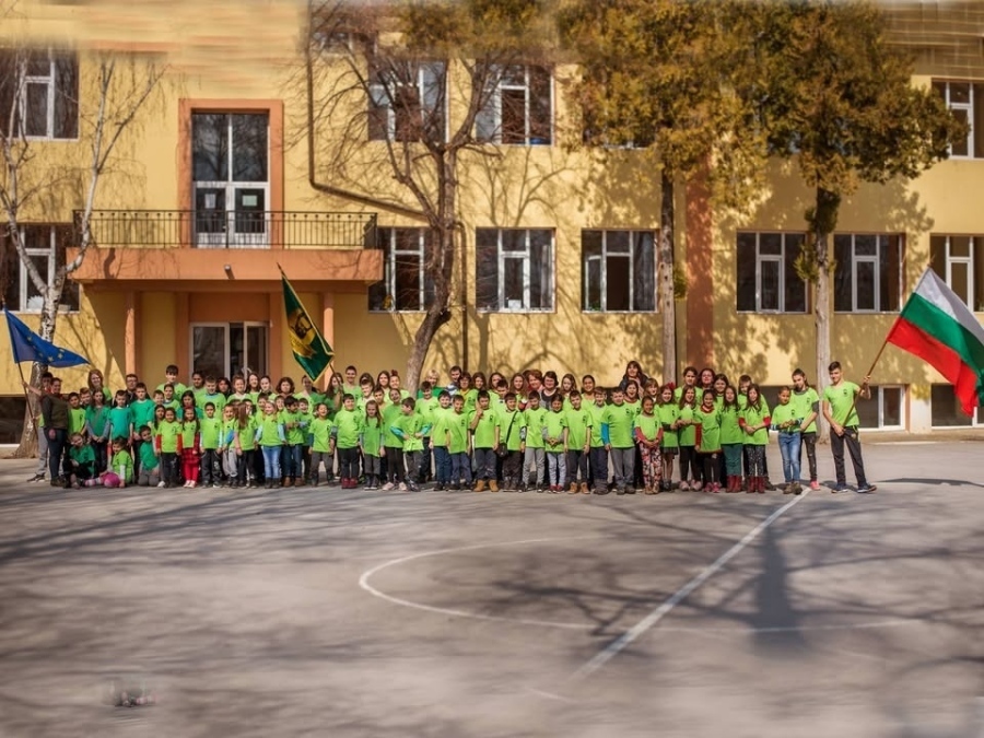 Министър Вълчев и патриарх Даниил ще посетят дупнишкото село Крайници! Откриват новия физкултурен салон на училището 