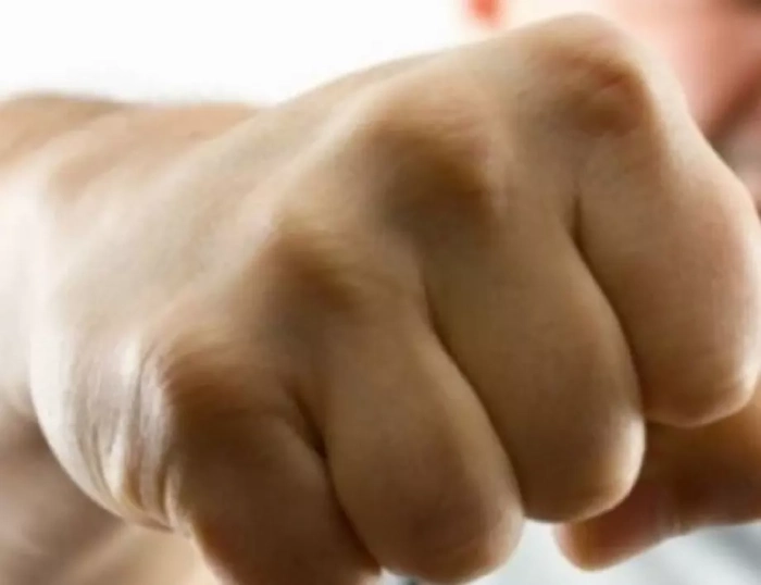 Три деца пребиха момче на 10 г. в парк \