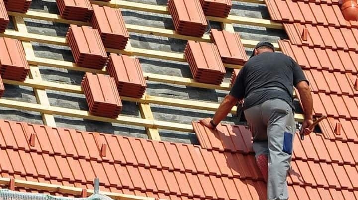 59-годишен мъж от Крайници падна от 4 метра при ремонт на покрив