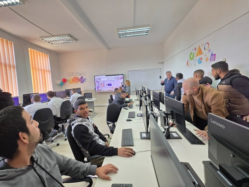 Професионалната гимназия по транспорт в град Дупница  тържествено откри своя втори STEM кабинет