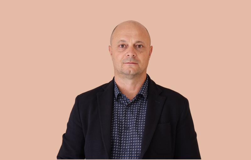 Поздрав от Борис Кръстев, директор на ПГОСУ „Св. Иван Рилски“ – Дупница по случай 1 ноември – Деня на народните будители