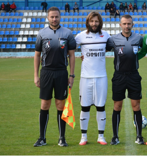 Септември Симитли посвети победата над Костинброд на тежко контузения си капитан