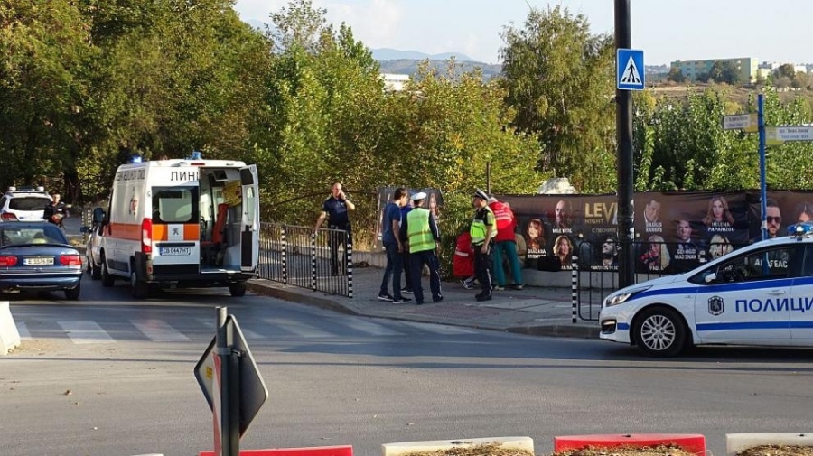 Блъснаха 65-годишна от село Крупник на пешеходна пътека в Благоевград