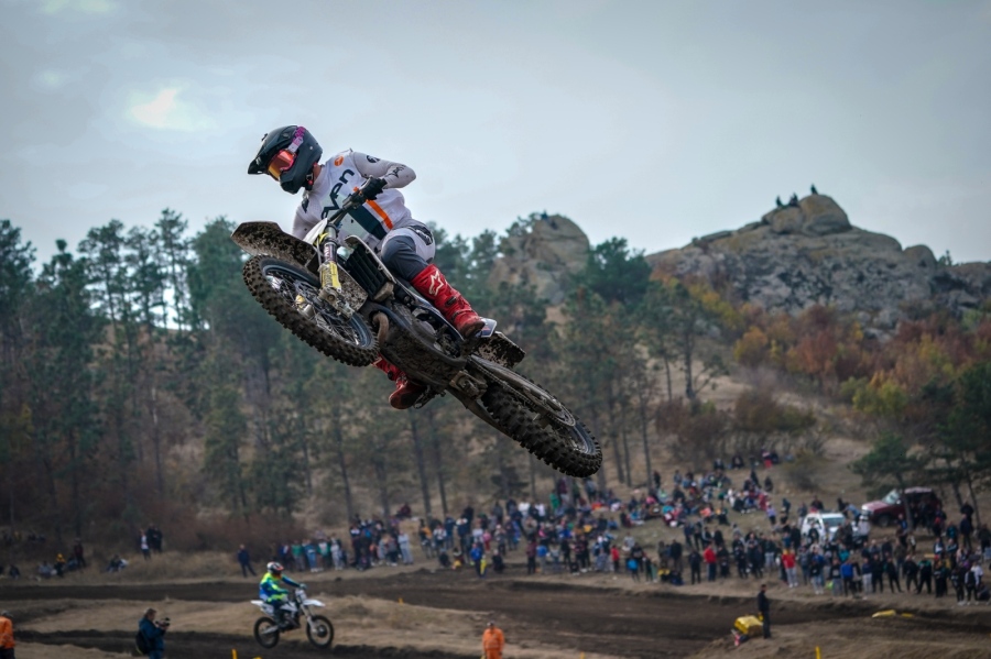 Никола Мутафчиев от Гоце Делчев спечели титлата в клас МХ 85 по мотокрос