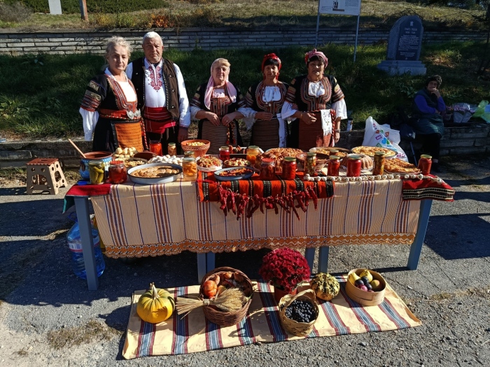 Първият празник на зимнината събра традиции, вкусове и емоции в Ярловци