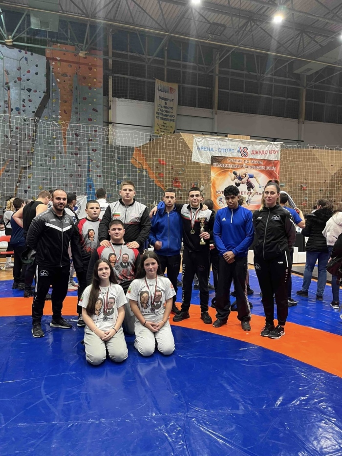 СК „Васил и Георги Илиеви“: Марио Андонов взе злато и титла за най-техничен борец