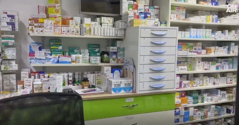 Защо се стигна до хаос с аптеките и наличностите на ваксините в складовете