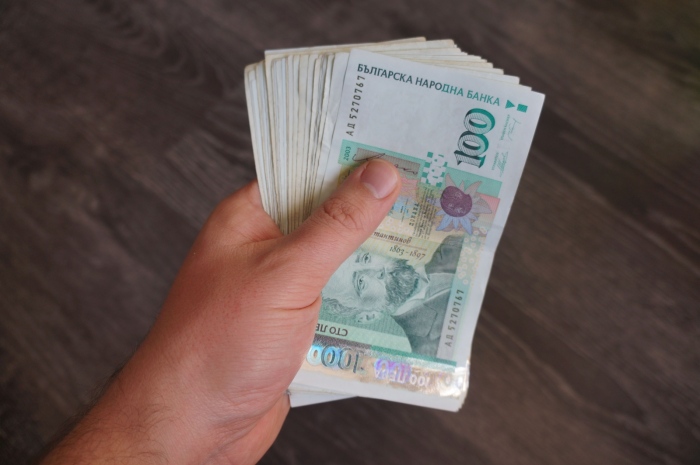 Жена от Дупница избегна плащането на данъци за почти 200 000 лв., съдът постанови условна присъда