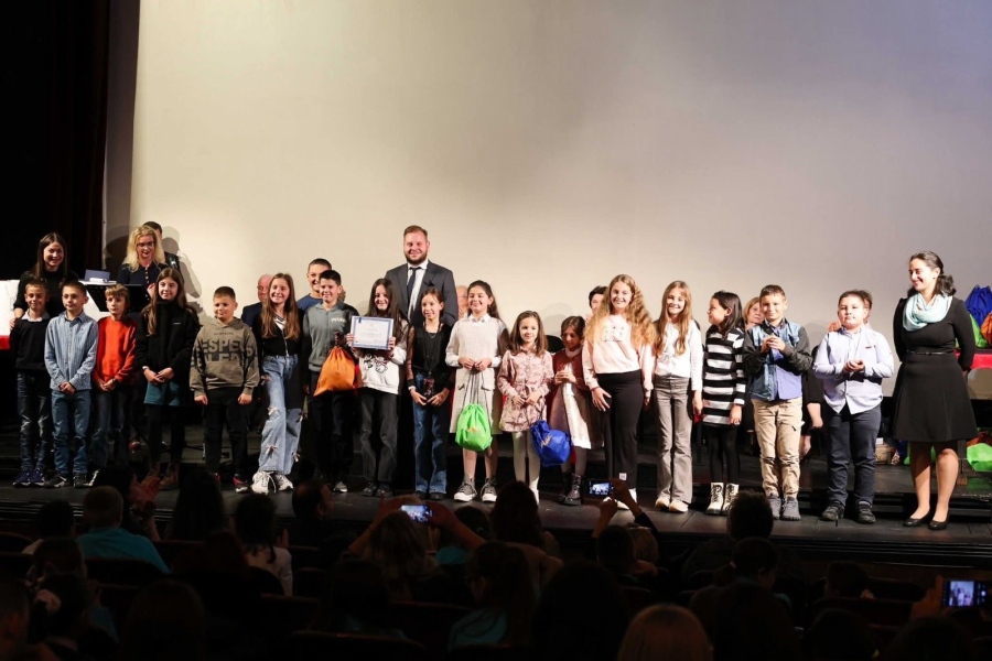 Ученици от Драгичево №1 на национален конкурс за здравословно хранене