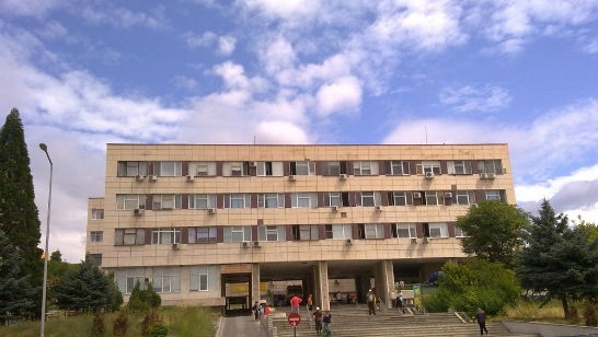 И болницата в Благоевград скръцна за лекари, търси млади специализанти